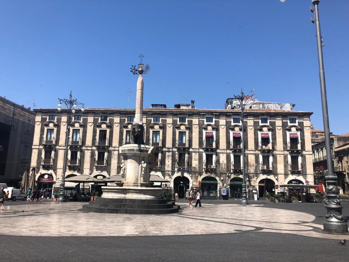 카타니아 La Finestra Sul Duomo 아파트 외부 사진